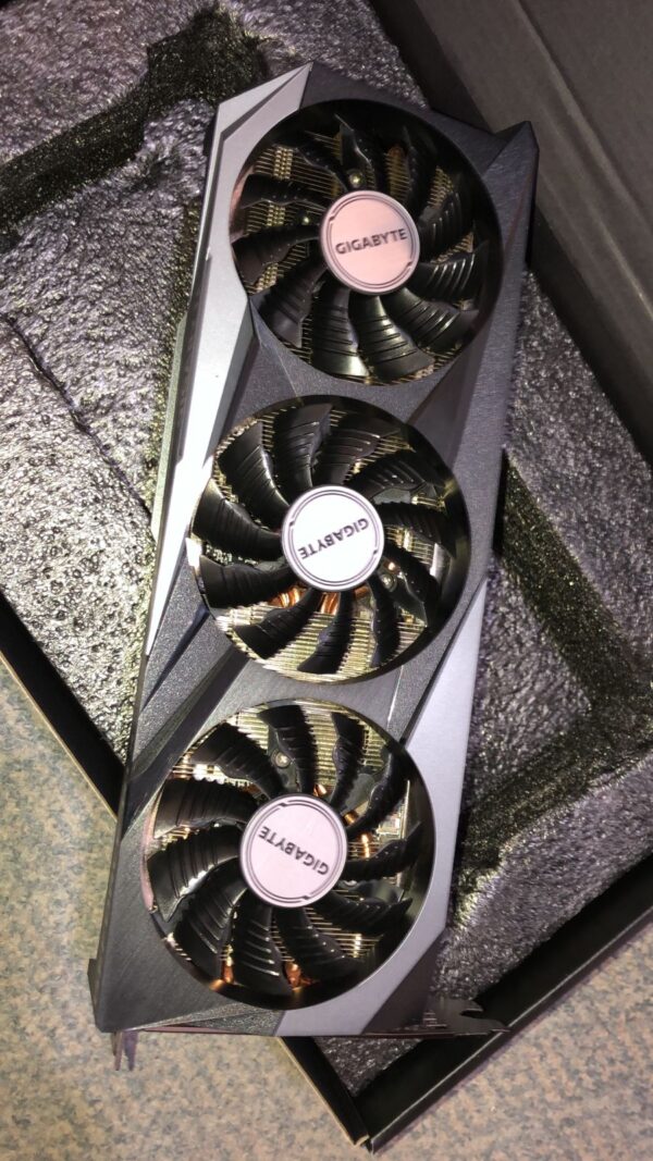 VGA Gigabyte GeForce RTX 3070 GAMING OC 8G OPENBOX - Imagen 4